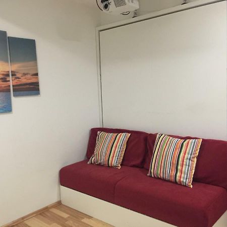 Apartment Red Square Любляна Екстериор снимка