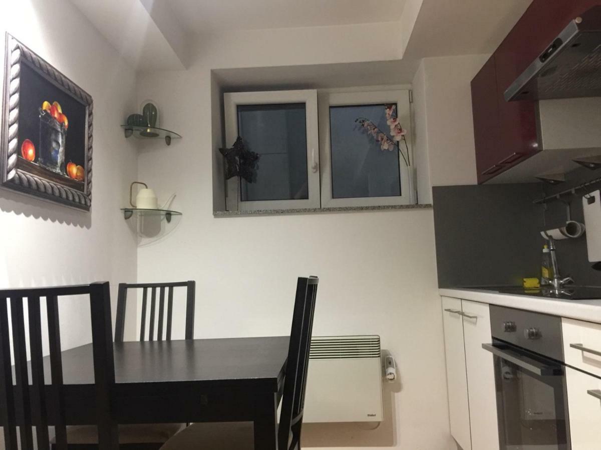 Apartment Red Square Любляна Екстериор снимка