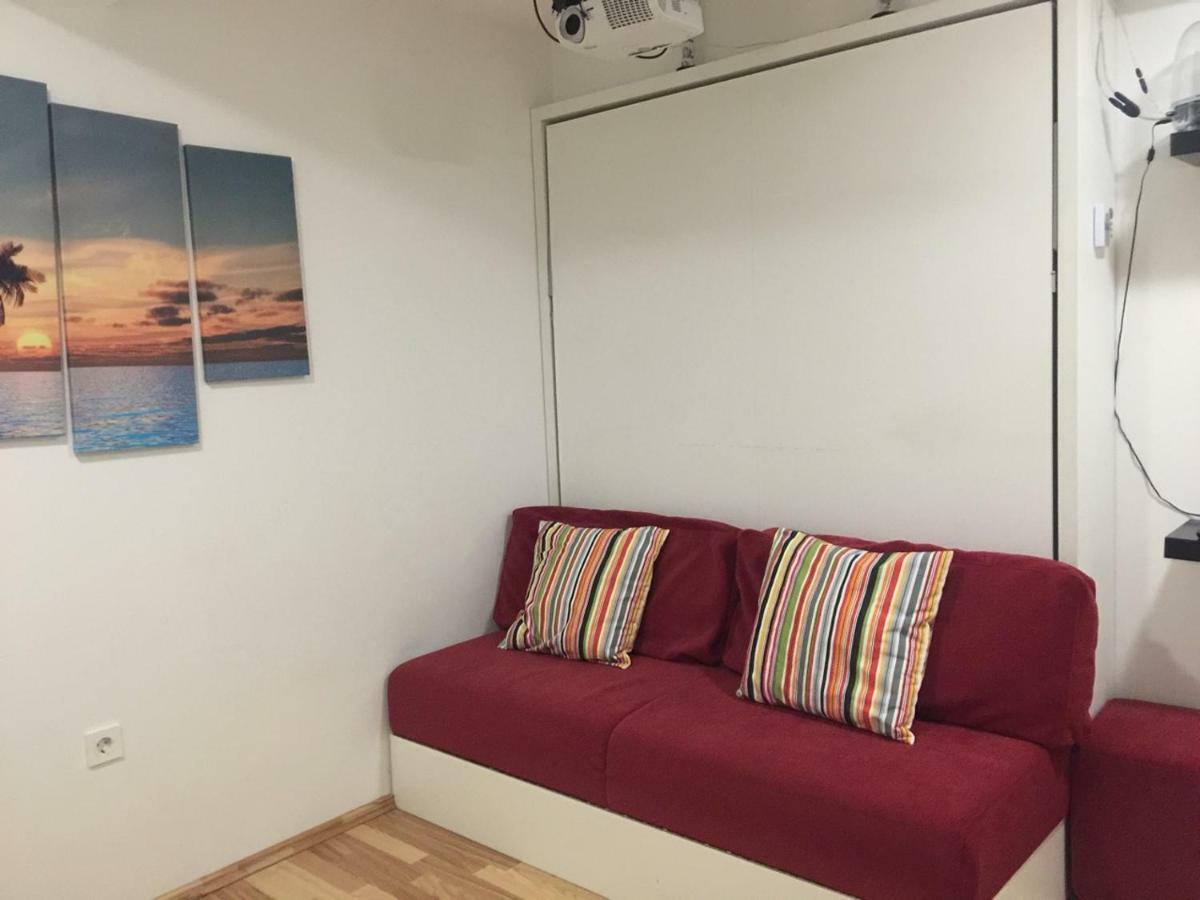 Apartment Red Square Любляна Екстериор снимка
