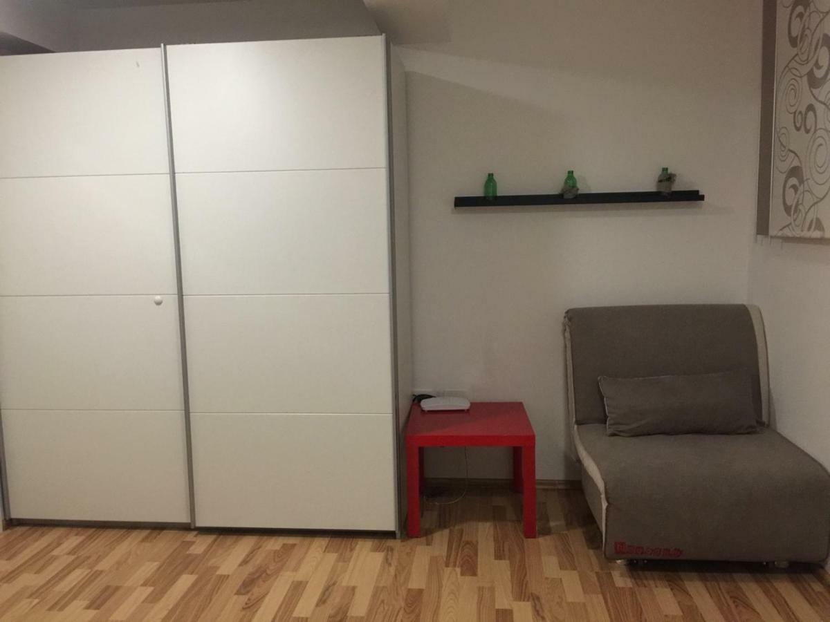 Apartment Red Square Любляна Екстериор снимка
